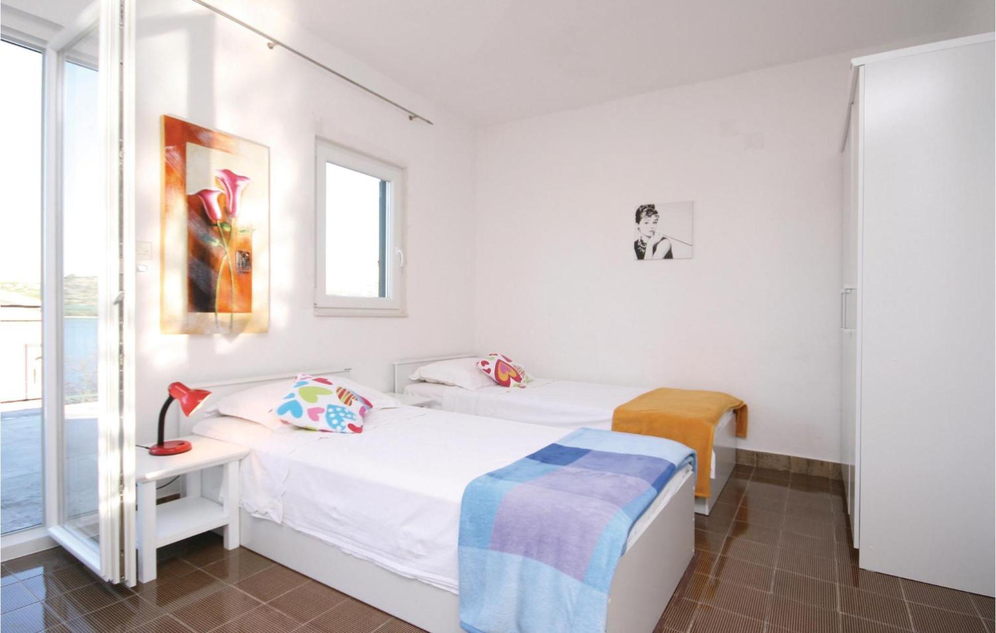 2 Bedroom Beautiful Home In Sparadici Grebastica Luaran gambar